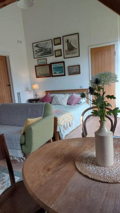 Brooklands Barn Apartman Lower Swanwick Kültér fotó